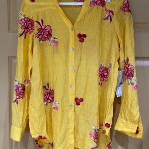 NWT Fig & Flower Mustard Yellow Floral top size S